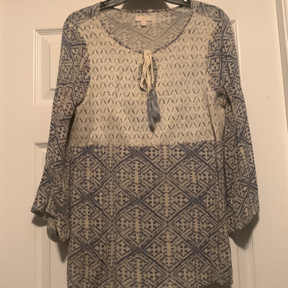 Blue and white blouse-cute tie on front-size medium